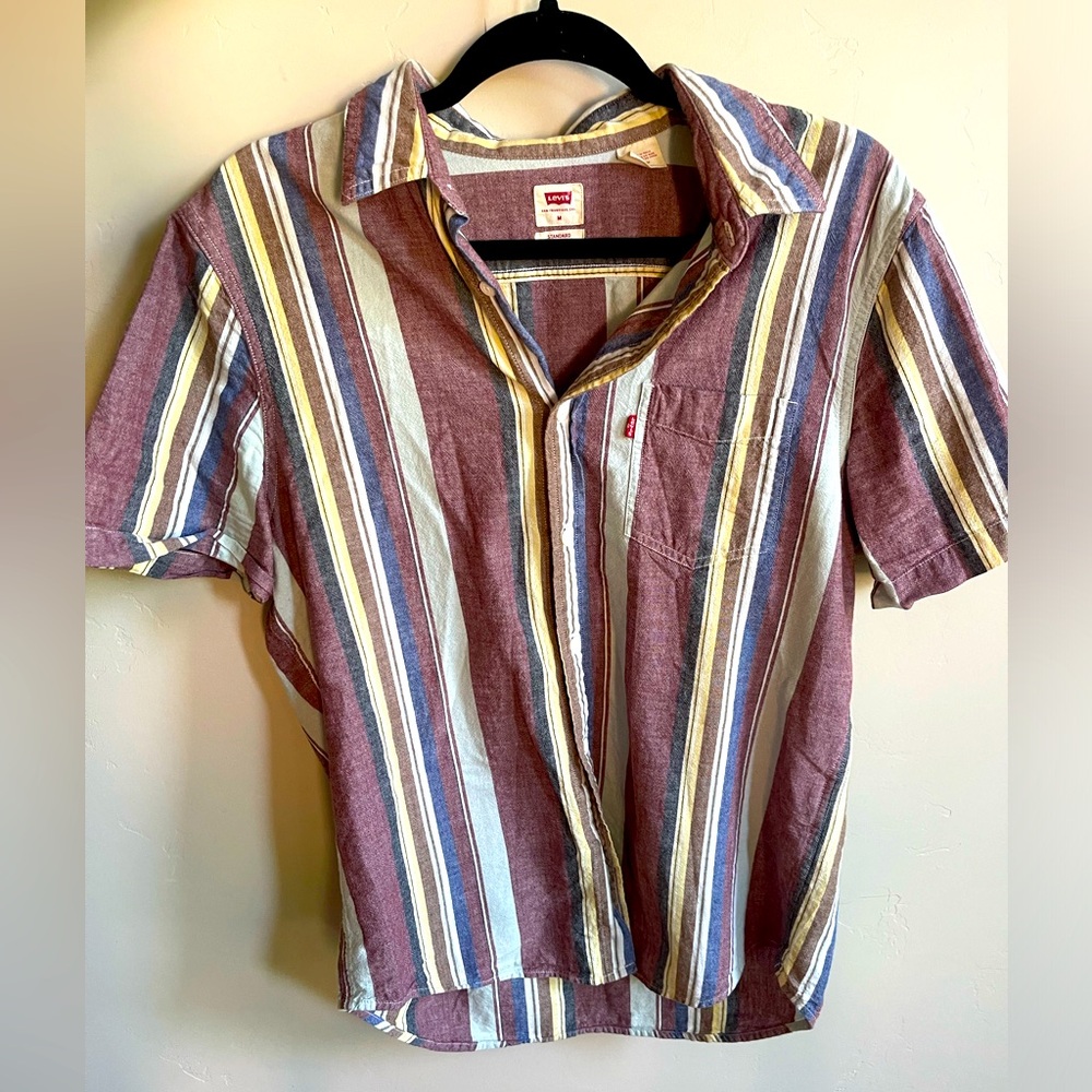 Levi’s button up